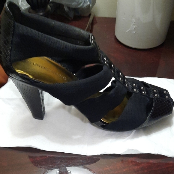 Arturo Chiang Studded Black Heels with Elegant Straps - Picture 7 of 12